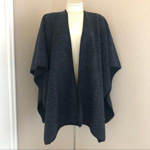 Ike Behar gray/black fleece poncho